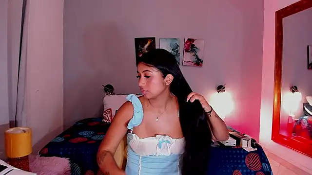 KimTaylorW online show from July 29, 2026, 3:04 am