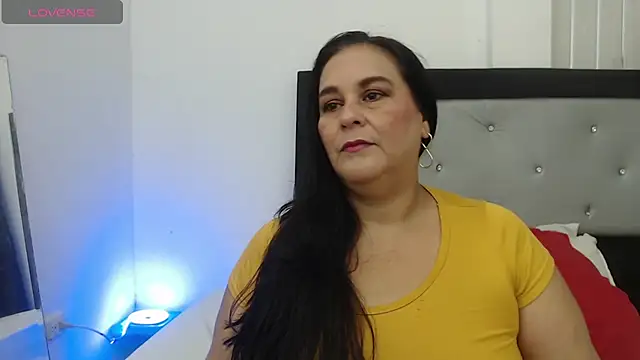 Snapshot of Sharlot_curvy chatting on April 26, 2026, 7:33 pm Sharlot curvy online show from April 26, 2026, 7:33 pm