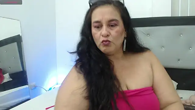 Snapshot of Sharlot_curvy chatting on April 28, 2026, 5:51 pm Sharlot curvy online show from April 28, 2026, 5:51 pm