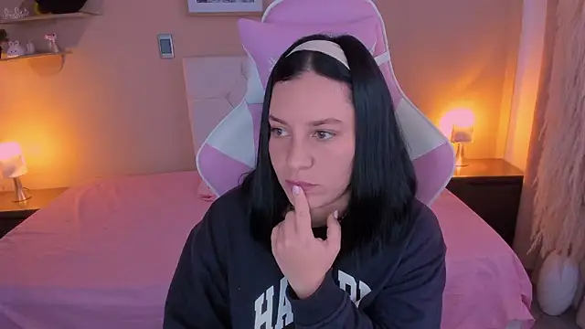 Dollhell online show from March 21, 2026, 11:37 am