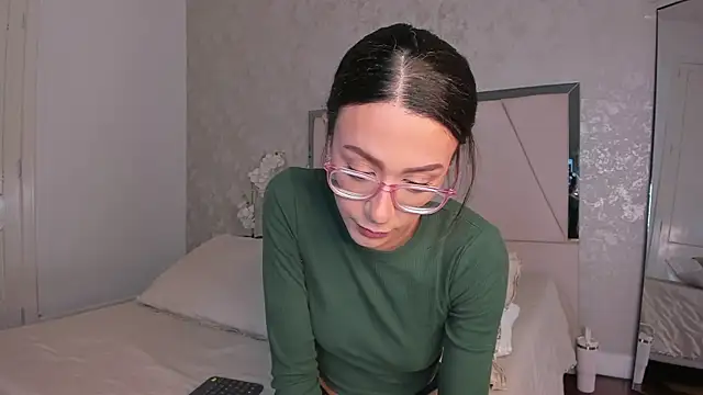 Snapshot of Arii_wilde chatting on April 28, 2026, 12:43 pm Arii wilde online show from April 28, 2026, 12:43 pm