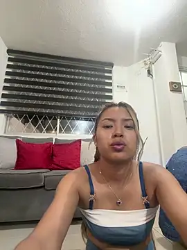 Snapshot of RubiaMorena chatting on April 6, 2026, 12:19 am RubiaMorena online show from April 6, 2026, 12:19 am