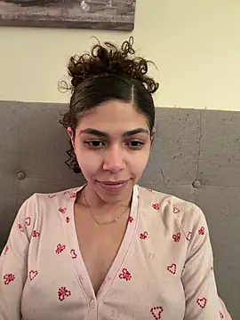 Snapshot of 021hotcouple chatting on April 6, 2026, 5:58 pm 021hotcouple online show from April 6, 2026, 5:58 pm