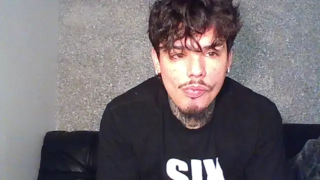 Snapshot of SNAKEARM chatting on February 26, 2026, 10:42 pm SNAKEARM online show from February 26, 2026, 10:42 pm