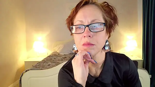 LioraWeiss online show from March 12, 2026, 5:57 am