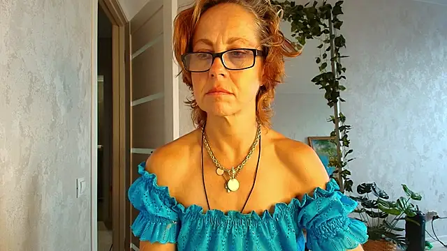 LioraWeiss online show from July 24, 2026, 10:24 am