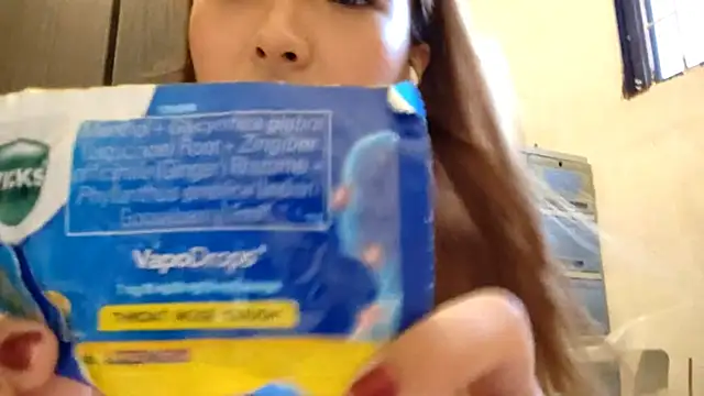 Snapshot of EllieCoconut001 chatting on June 18, 2026, 10:19 am EllieCoconut001 online show from June 18, 2026, 10:19 am