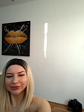 Snapshot of DaisyLuvsYou_ chatting on March 13, 2026, 5:14 am DaisyLuvsYou online show from March 13, 2026, 5:14 am