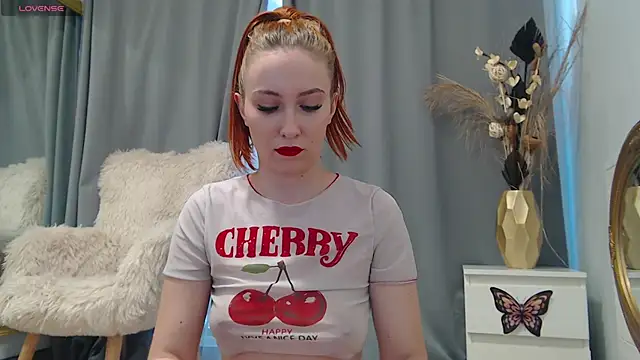 Snapshot of EmberLuna_ chatting on March 2, 2026, 6:58 am EmberLuna online show from March 2, 2026, 6:58 am