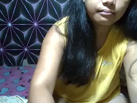 Snapshot of Flowerbebe chatting on April 18, 2026, 7:58 pm Flowerbebe online show from April 18, 2026, 7:58 pm