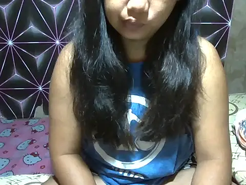 Snapshot of Flowerbebe chatting on April 19, 2026, 6:10 pm Flowerbebe online show from April 19, 2026, 6:10 pm