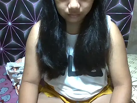 Snapshot of Flowerbebe chatting on April 22, 2026, 6:09 pm Flowerbebe online show from April 22, 2026, 6:09 pm