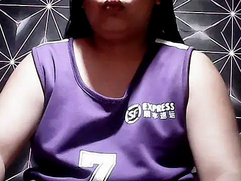Snapshot of Flowerbebe chatting on May 23, 2026, 6:56 pm Flowerbebe online show from May 23, 2026, 6:56 pm