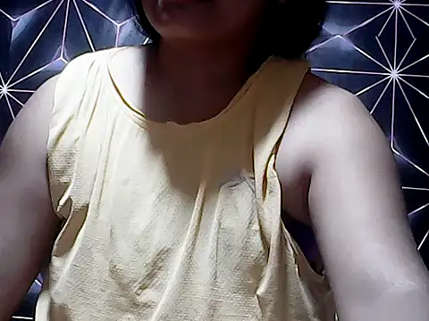 Snapshot of Flowerbebe chatting on May 27, 2026, 2:03 pm Flowerbebe online show from May 27, 2026, 2:03 pm