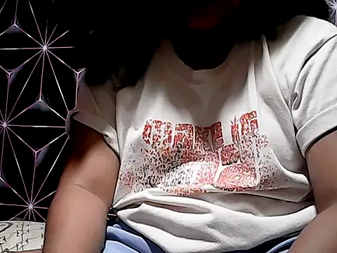 Snapshot of Flowerbebe chatting on June 8, 2026, 1:11 pm Flowerbebe online show from June 8, 2026, 1:11 pm