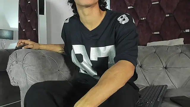 TonyBenedetti online show from April 17, 2026, 8:12 pm