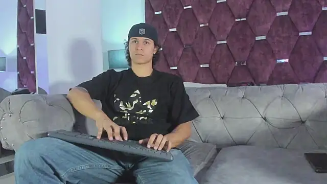 Snapshot of TonyBenedetti chatting on April 27, 2026, 8:18 pm TonyBenedetti online show from April 27, 2026, 8:18 pm