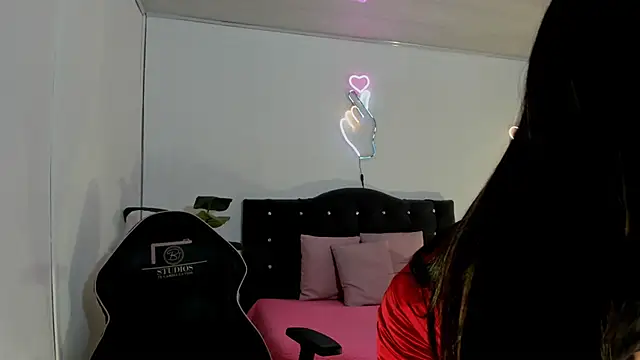 LINDSAY TAY online show from April 12, 2026, 3:22 am