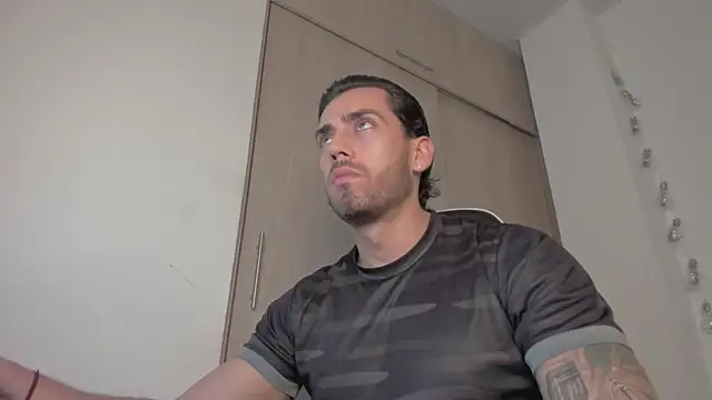 Axel  Blaze online show from April 2, 2026, 12:58 pm