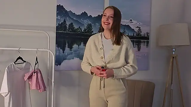 Snapshot of AraSuits chatting on February 26, 2026, 6:01 am AraSuits online show from February 26, 2026, 6:01 am