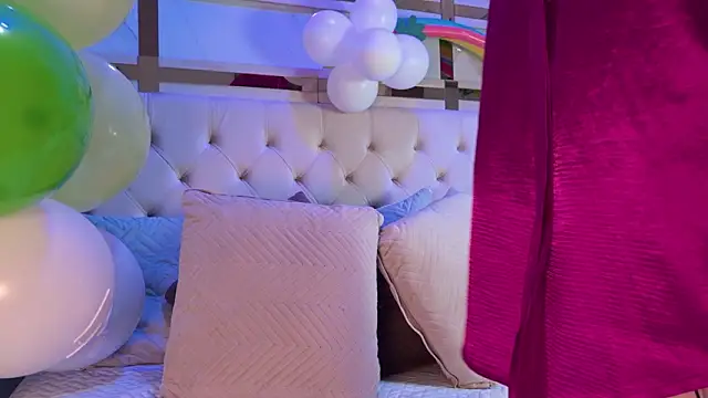 kamilla rossi online show from March 16, 2026, 7:18 pm