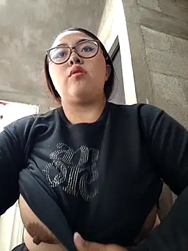 Snapshot of Aviiiiii18 chatting on February 28, 2026, 9:05 pm Aviiiiii18 online show from February 28, 2026, 9:05 pm