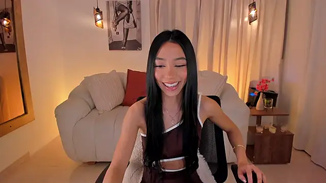 Snapshot of IsabellaLux_ chatting on May 3, 2026, 4:35 pm IsabellaLux online show from May 3, 2026, 4:35 pm