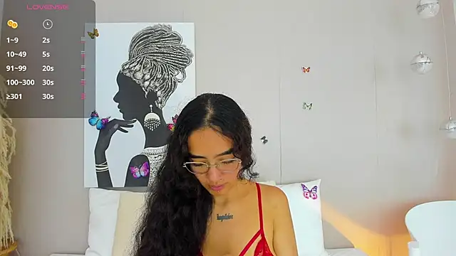 ElizabethBelle online show from April 17, 2026, 7:39 pm