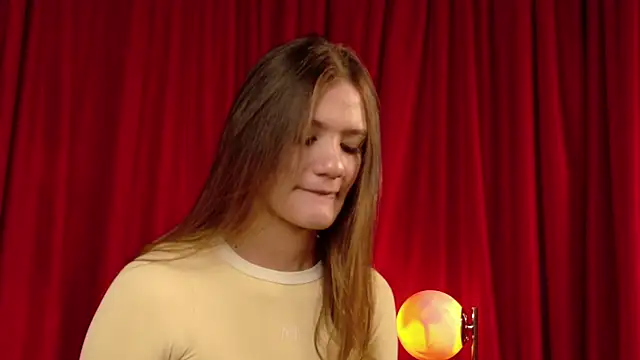 Mia Benett  online show from May 12, 2026, 1:30 pm