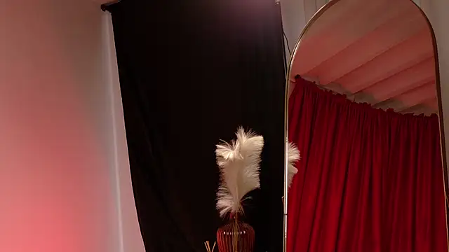 Mia Benett  online show from May 13, 2026, 1:30 pm