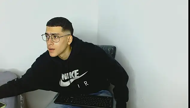 oliver   saint online show from March 12, 2026, 11:11 pm