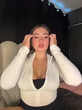Snapshot of SamanthaValmont chatting on April 19, 2026, 8:44 pm SamanthaValmont online show from April 19, 2026, 8:44 pm