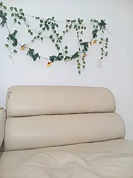 Snapshot of TinnaPeyton chatting on March 4, 2026, 5:41 pm TinnaPeyton online show from March 4, 2026, 5:41 pm