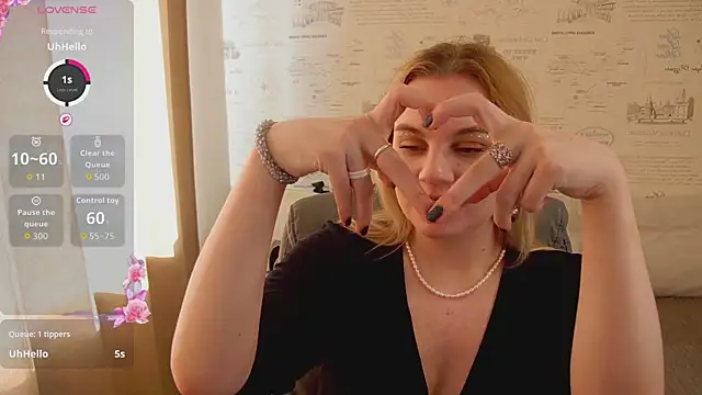 Glow Margo online show from June 15, 2026, 1:19 am