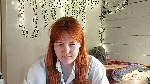 Snapshot of DinaFirebird chatting on March 31, 2026, 5:08 am DinaFirebird online show from March 31, 2026, 5:08 am