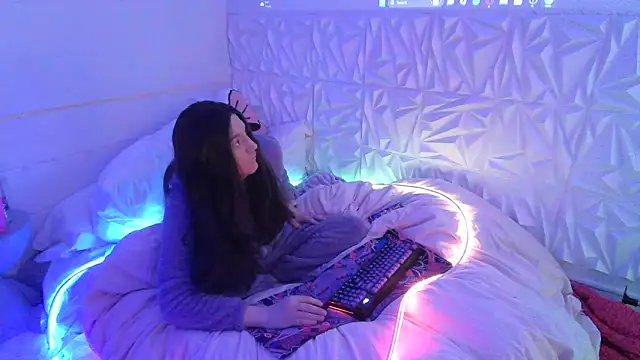 Moongirl117 online show from March 3, 2026, 5:24 am