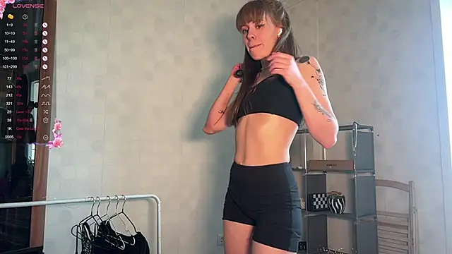 Snapshot of RosaMoore chatting on March 9, 2026, 5:44 am RosaMoore online show from March 9, 2026, 5:44 am