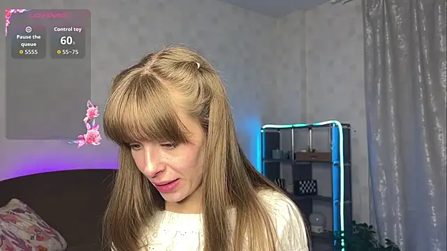 RosaMoore online show from April 5, 2026, 2:14 pm