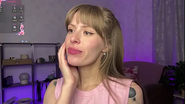 RosaMoore online show from April 18, 2026, 7:58 pm