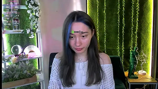 cassandra nik online show from July 28, 2026, 4:39 pm