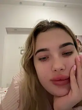 TiffanyCouture online show from March 1, 2026, 5:26 pm