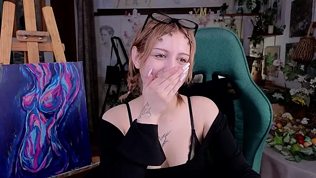 EffieMeowley online show from March 27, 2026, 8:37 am