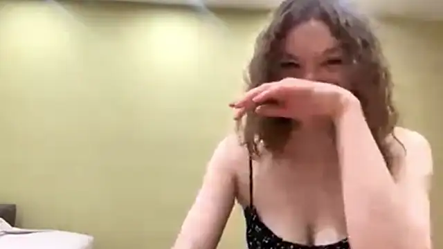 Snapshot of AliveCute chatting on February 28, 2026, 5:25 pm AliveCute online show from February 28, 2026, 5:25 pm