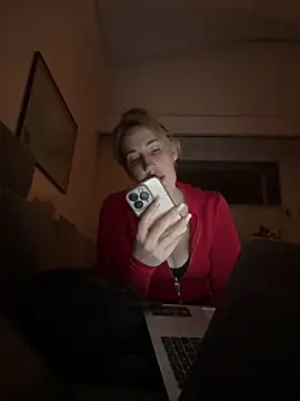 Snapshot of JuliaPrivat chatting on February 28, 2026, 11:06 pm JuliaPrivat online show from February 28, 2026, 11:06 pm