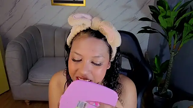 Kristen black T online show from April 17, 2026, 8:12 pm