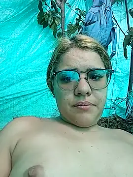 single kitten online show from April 13, 2026, 12:21 pm