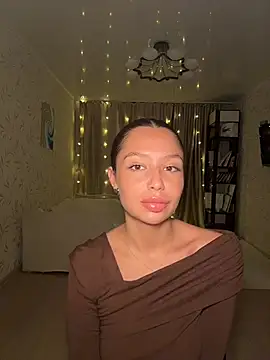 Fragile Tease online show from March 12, 2026, 6:36 pm