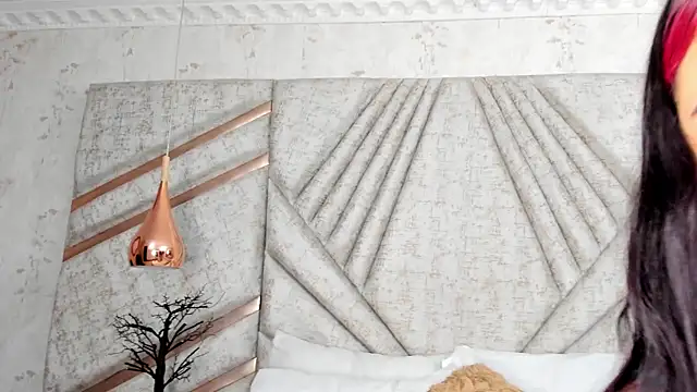 EmeelyMuller online show from March 29, 2026, 4:01 am