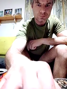 Snapshot of Hornybalkanmen12 chatting on May 28, 2026, 6:38 pm Hornybalkanmen12 online show from May 28, 2026, 6:38 pm