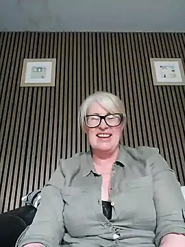 Snapshot of FlirtyFleur-x chatting on May 20, 2026, 11:49 am FlirtyFleur-x online show from May 20, 2026, 11:49 am